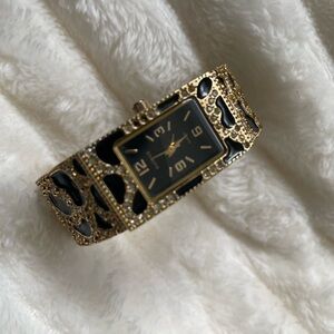 Cute  leopard print bangle watch